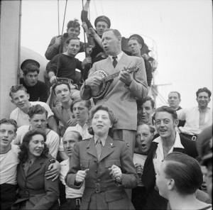 Entertaining_British_Troops_in_North_West_Europe,_1944_B7923